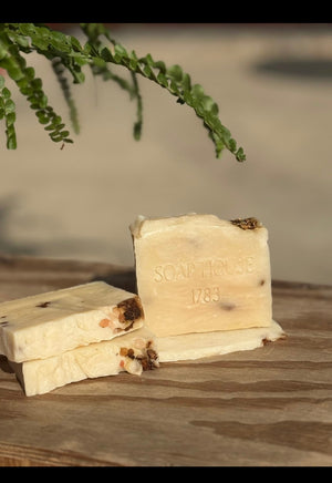 Sandalwood Rose